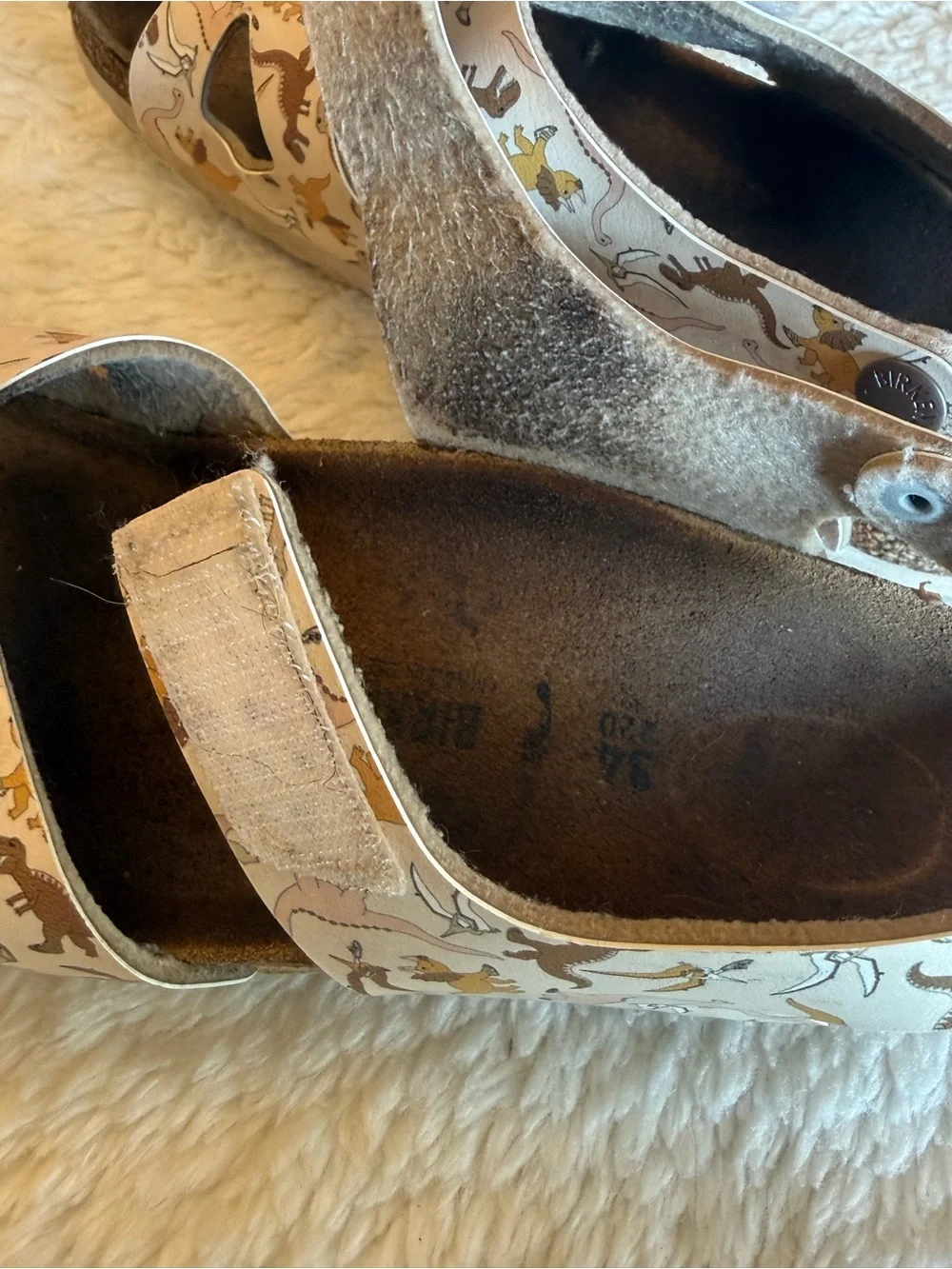 Kids Dinosaur Print Birkenstock girls size 34